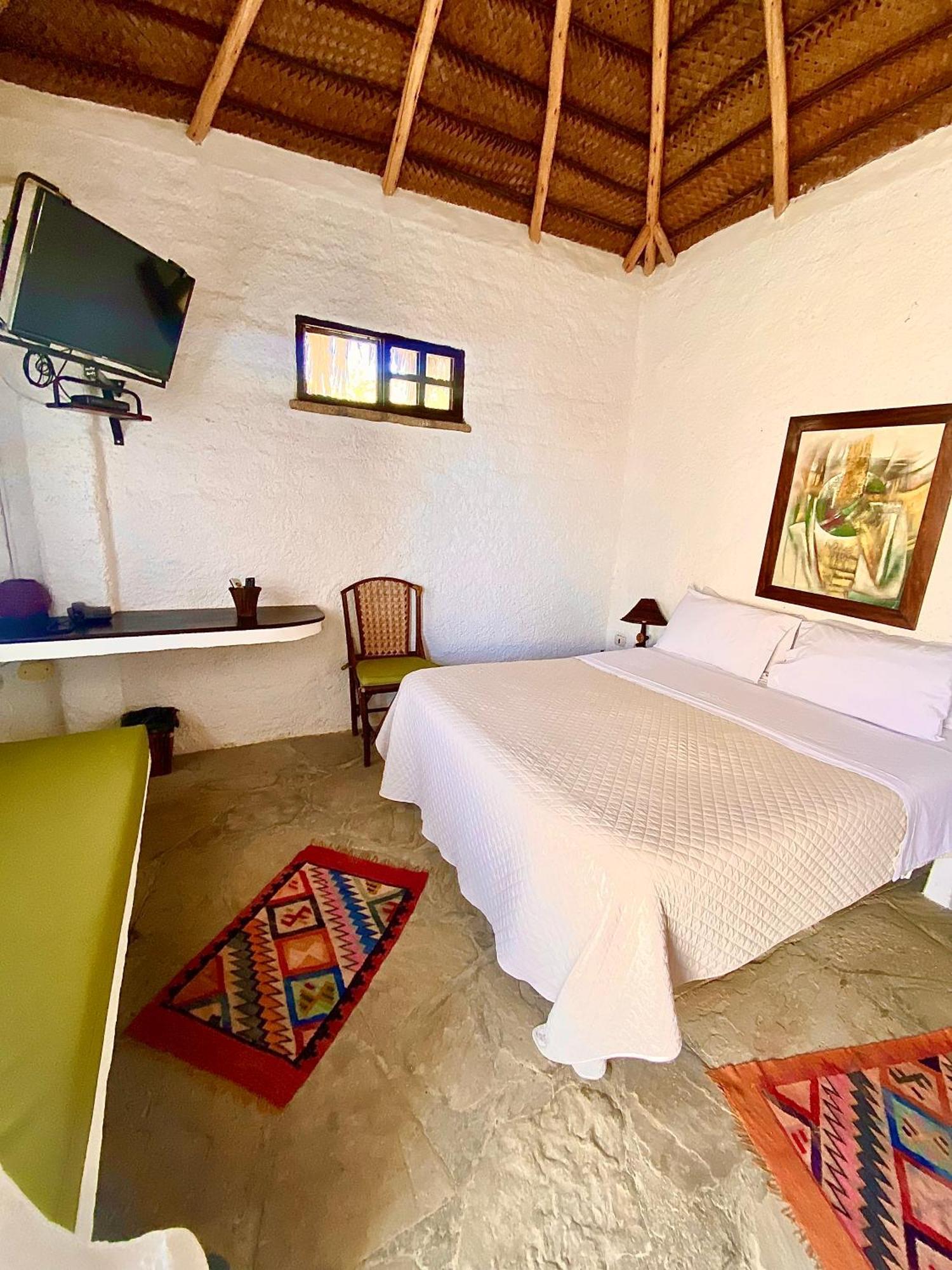Hotel Smiling Crab Canoas de Punta Sal Zewnętrze zdjęcie