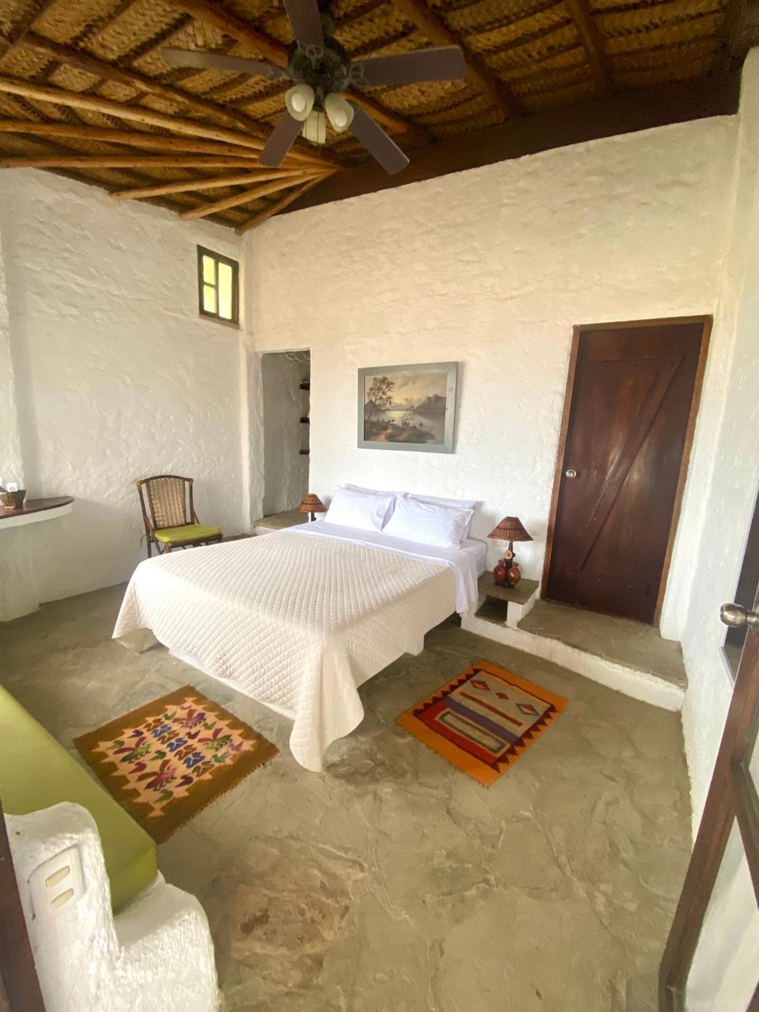 Hotel Smiling Crab Canoas de Punta Sal Zewnętrze zdjęcie