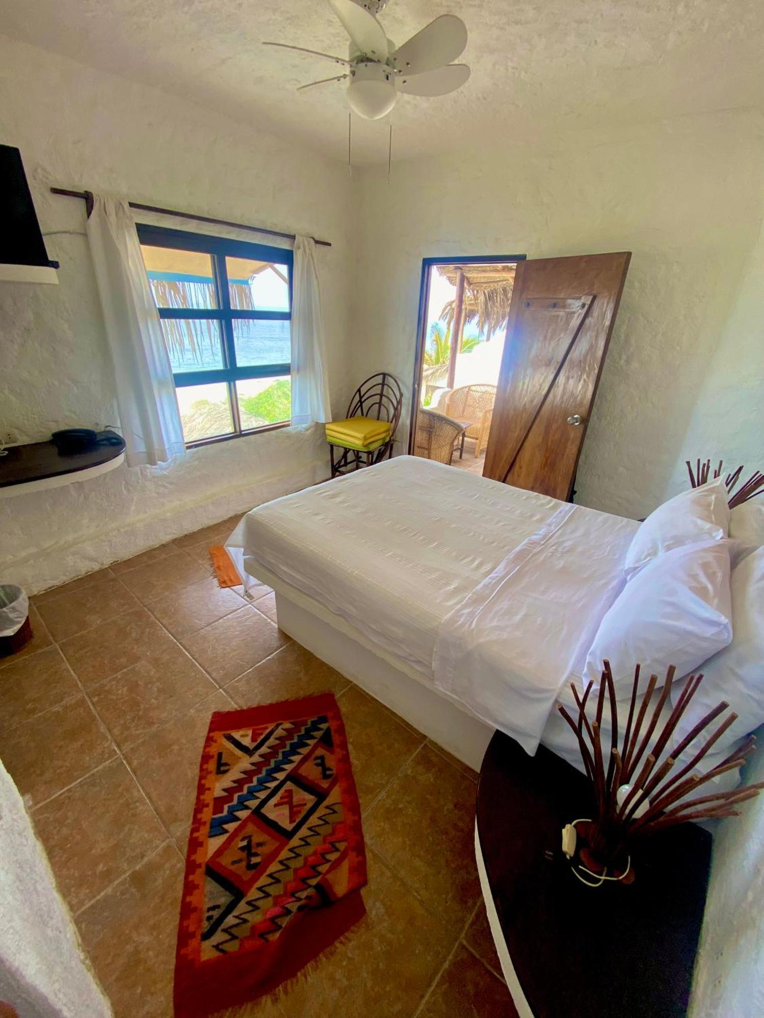 Hotel Smiling Crab Canoas de Punta Sal Zewnętrze zdjęcie